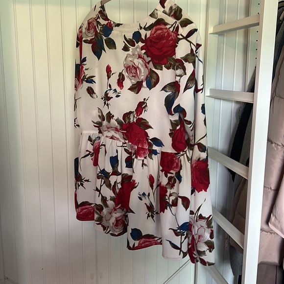 Beautiful Flowy Shirt - Picture 2 of 3